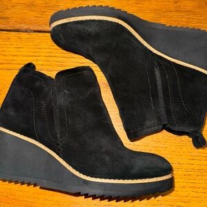Sofft Emeree Black Suede Wedge Ankle Boots Booties